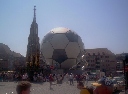 Norimberg, lopta putujúca po budúcich dejiskách MS vo Futbale 2006.